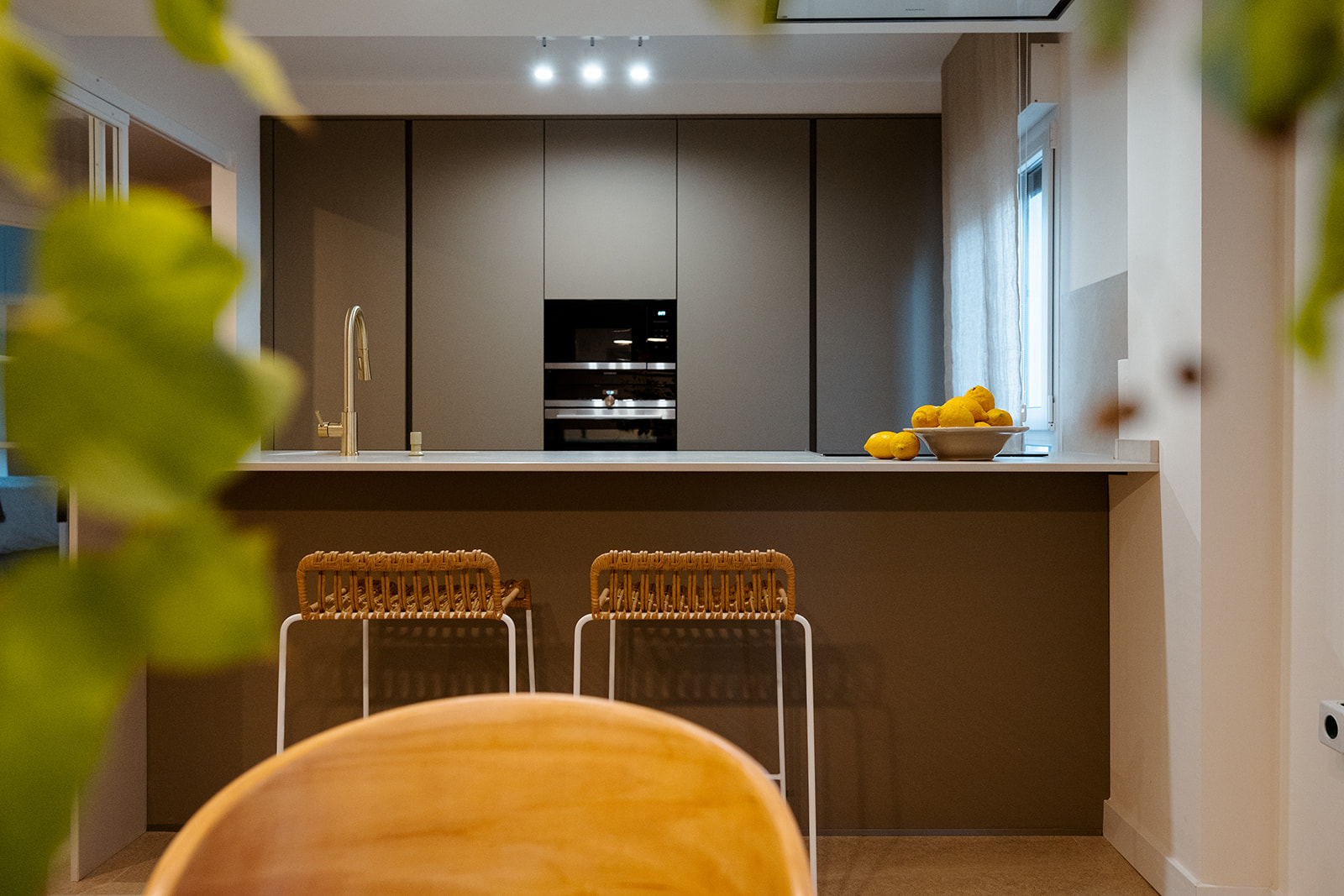 CÓMO ORGANIZAR TU COCINA SEGÚN TU PERSONALIDAD: ¿MINIMALISTA, CREATIVA O MAXIMALISTA?