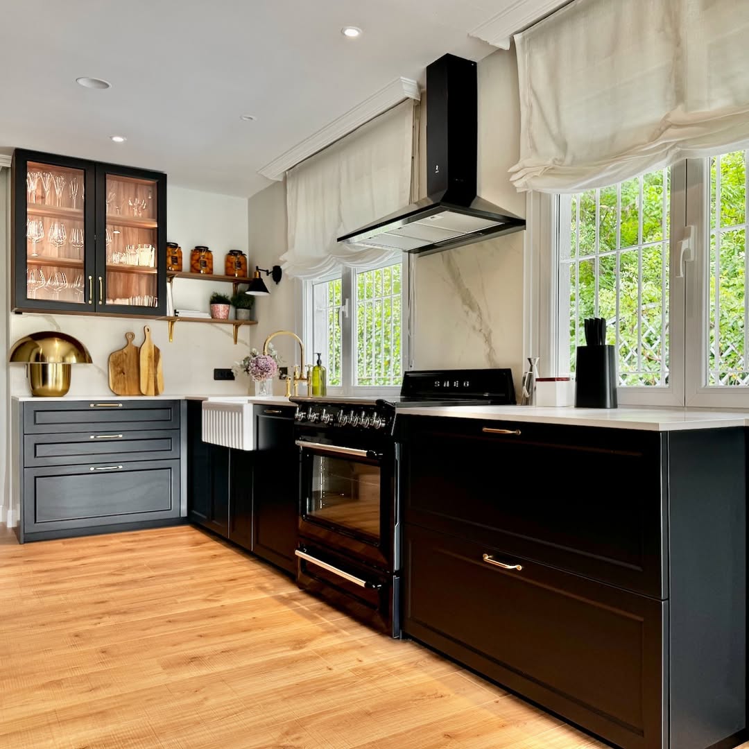 INSPIRACIÓN BRITÁNICA EN LA COCINA: UN PROYECTO DE DELTA ESTUDIO ISOKO